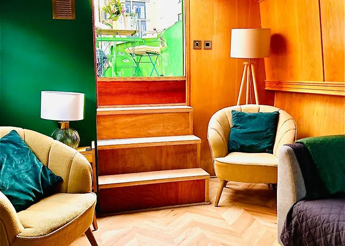 Edinburgh - Houseboats