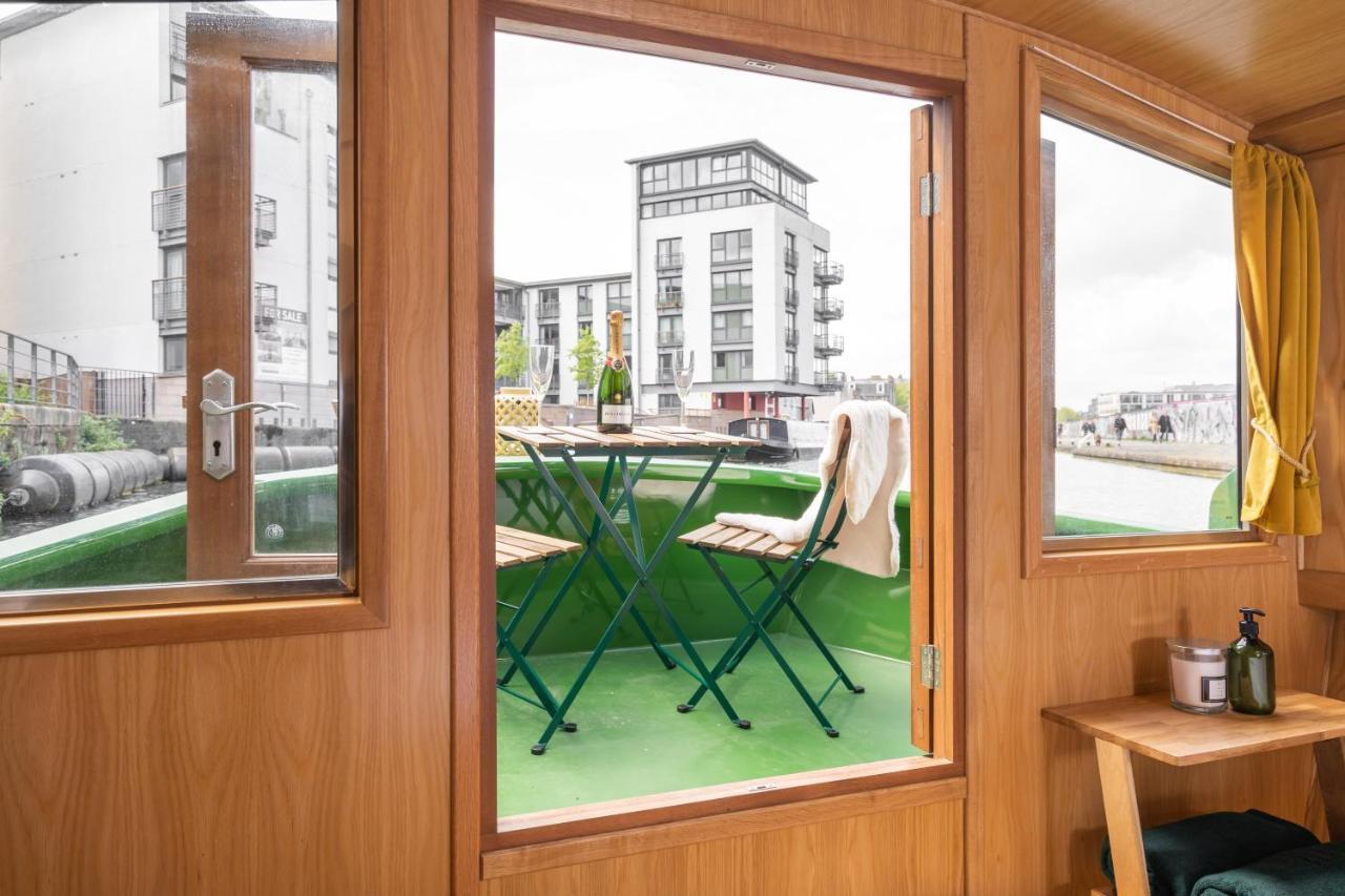 - Houseboats Botel Edimburgo